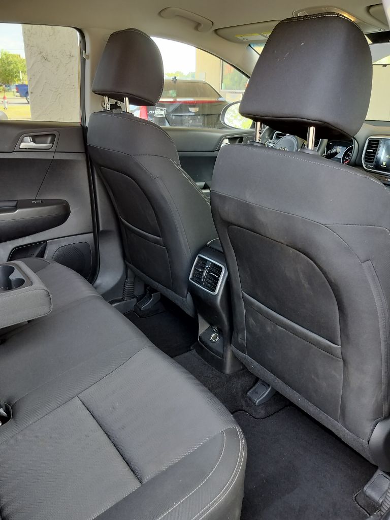 Photo 39 of this KIA SPORTAGE
