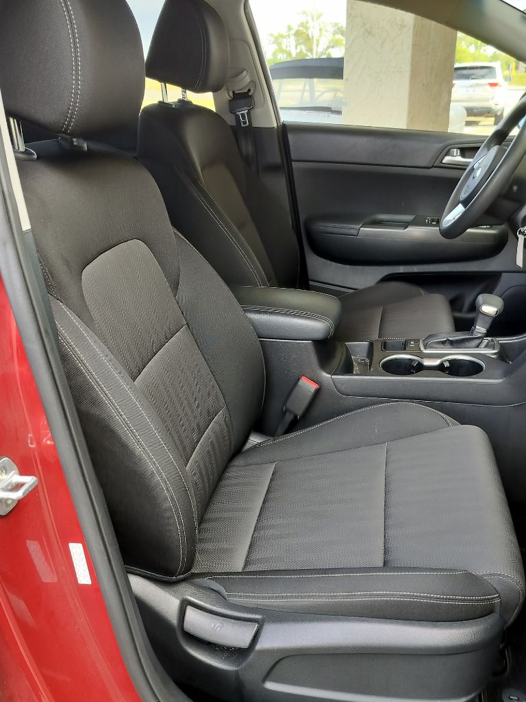 Photo 35 of this KIA SPORTAGE