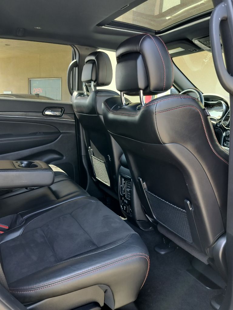 Photo 45 of this JEEP GRAND CHEROKEE