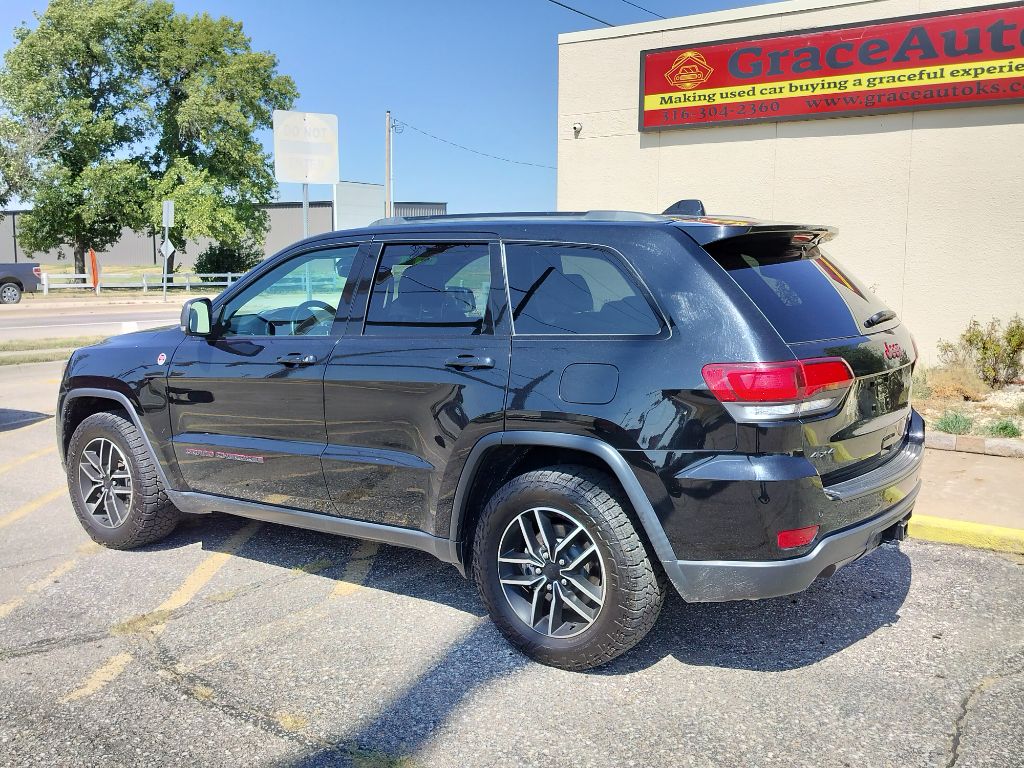 Photo 3 of this JEEP GRAND CHEROKEE