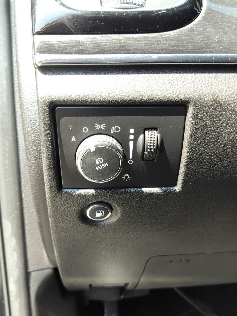 Photo 14 of this JEEP GRAND CHEROKEE