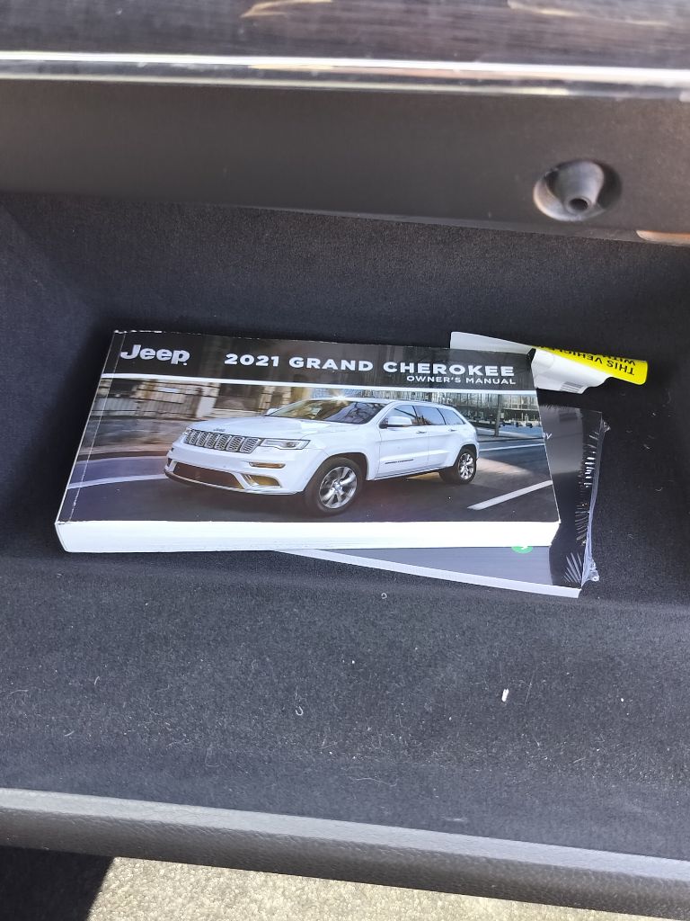 Photo 43 of this JEEP GRAND CHEROKEE