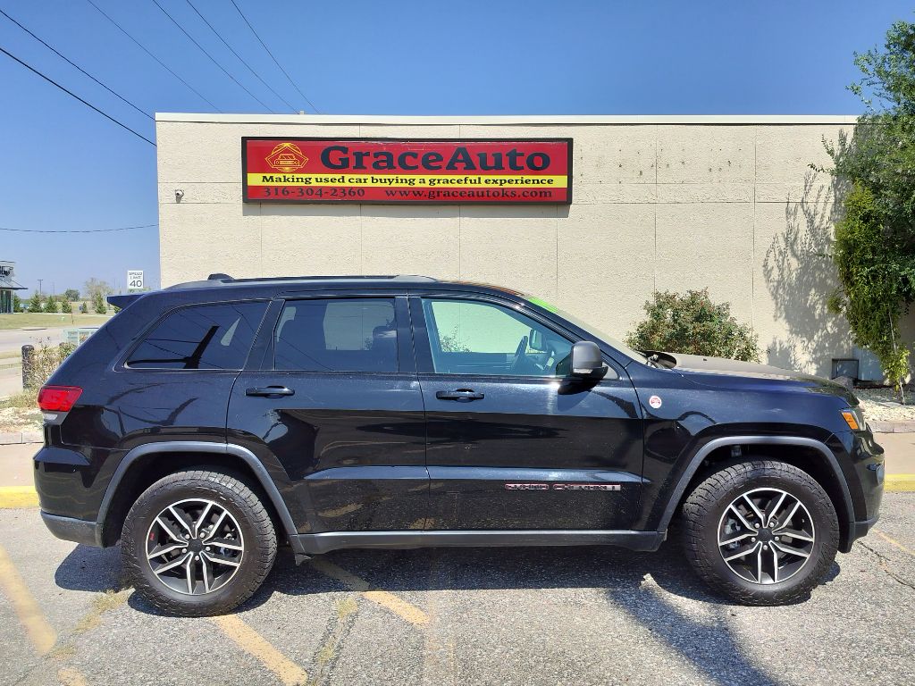Photo 32 of this JEEP GRAND CHEROKEE