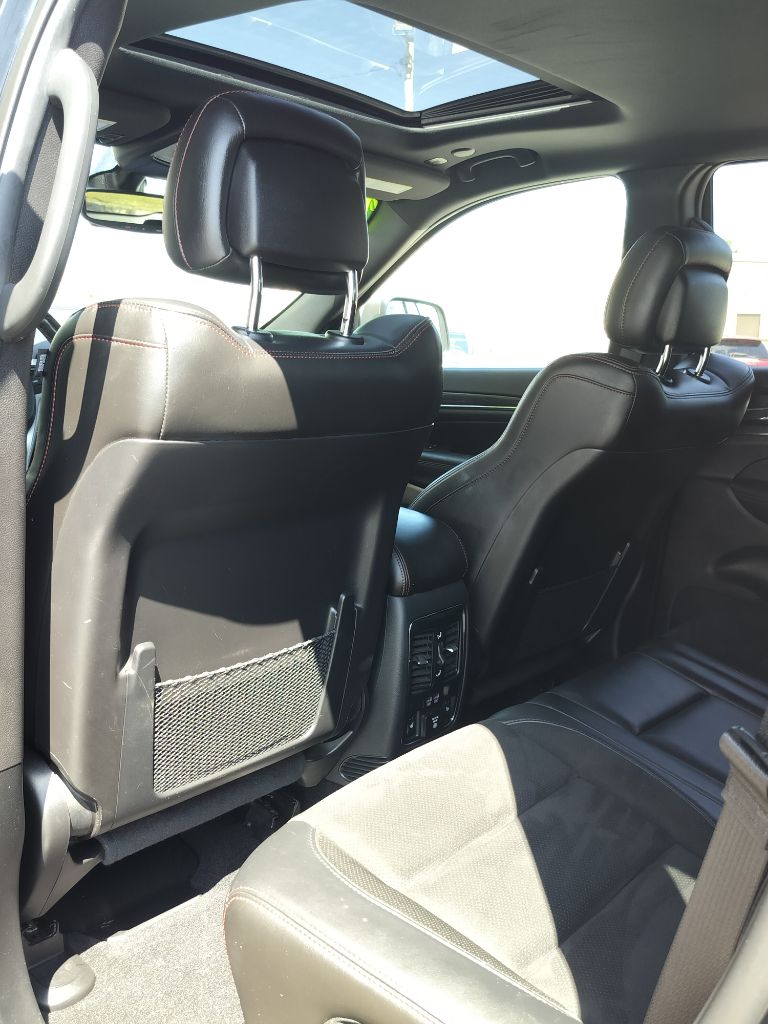 Photo 31 of this JEEP GRAND CHEROKEE