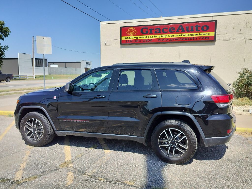 Photo 2 of this JEEP GRAND CHEROKEE