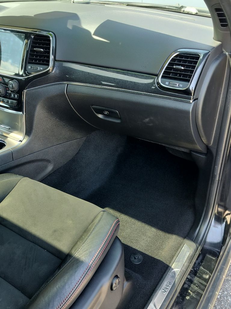 Photo 42 of this JEEP GRAND CHEROKEE