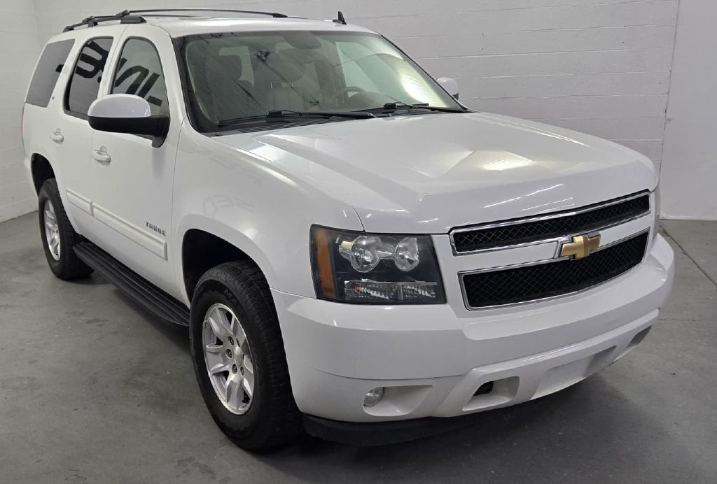 Photo 3 of this CHEVROLET TAHOE