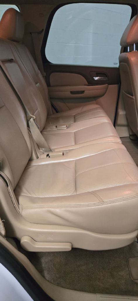 Photo 5 of this CHEVROLET TAHOE