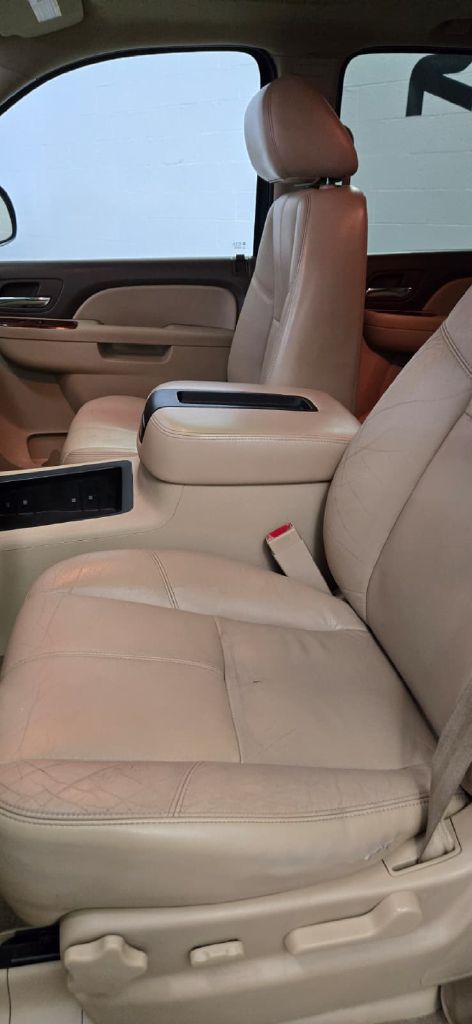 Photo 9 of this CHEVROLET TAHOE