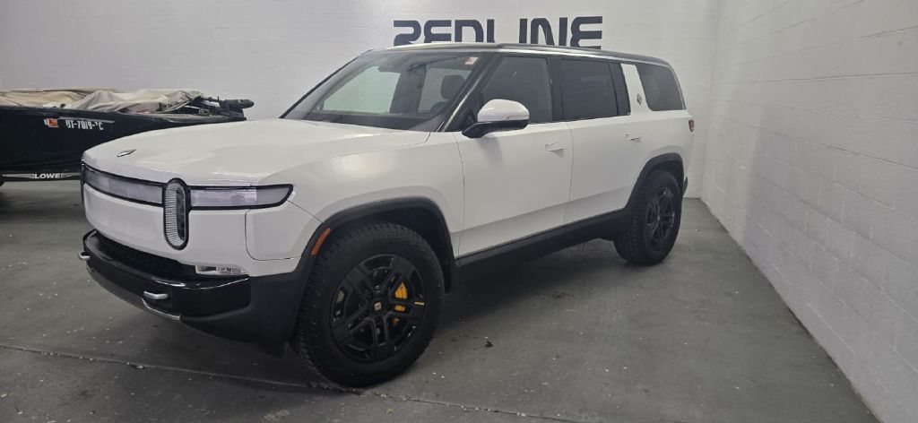 Photo 2 of this RIVIAN R1S