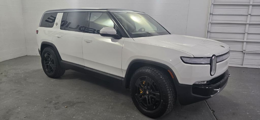 Photo 7 of this RIVIAN R1S
