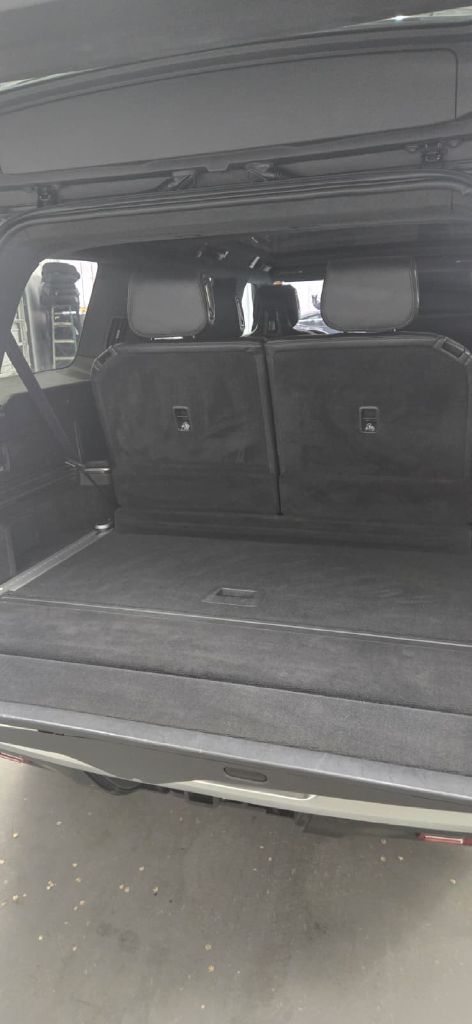 Photo 8 of this RIVIAN R1S