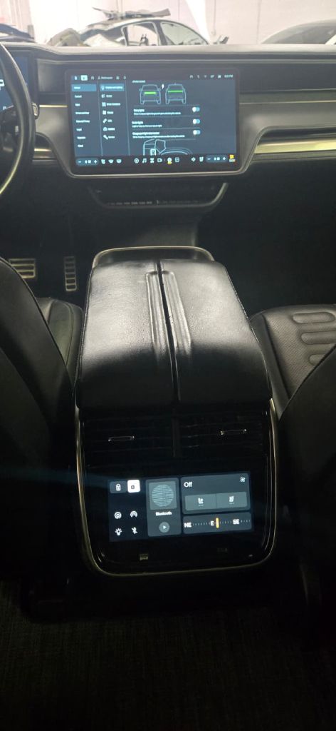 Photo 15 of this RIVIAN R1S