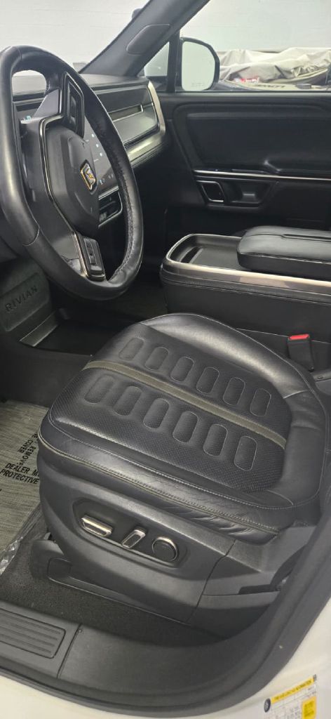 Photo 11 of this RIVIAN R1S
