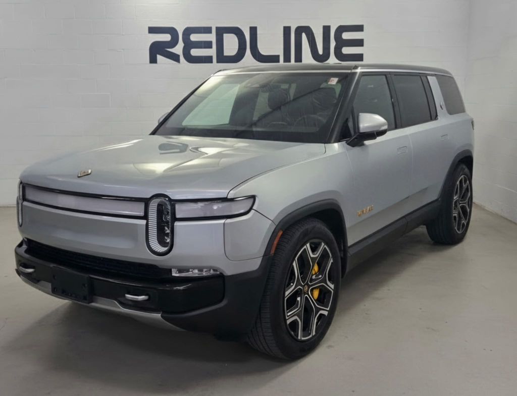 Photo 3 of this RIVIAN R1S