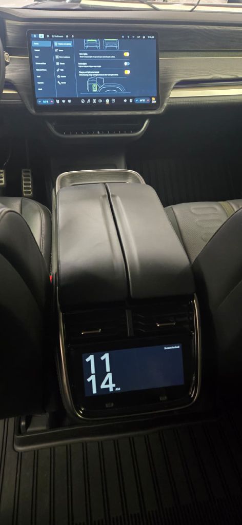 Photo 11 of this RIVIAN R1S