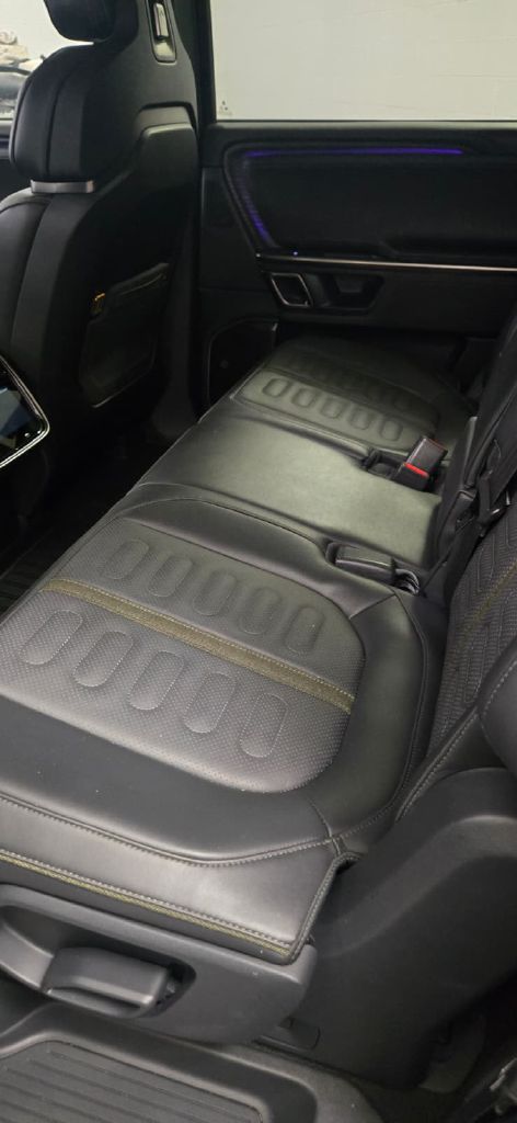 Photo 12 of this RIVIAN R1S