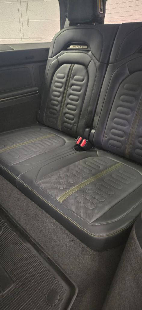 Photo 13 of this RIVIAN R1S