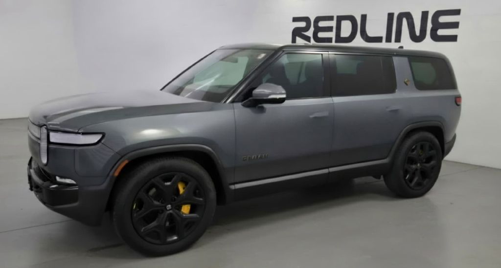 Photo 2 of this RIVIAN R1S