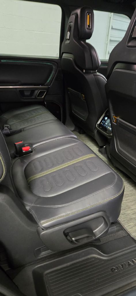 Photo 11 of this RIVIAN R1S
