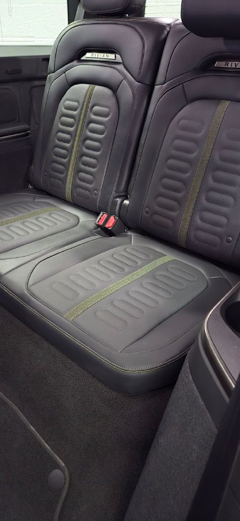 Photo 12 of this RIVIAN R1S