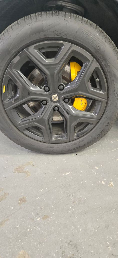 Photo 9 of this RIVIAN R1S