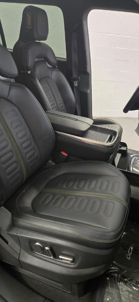 Photo 17 of this RIVIAN R1S
