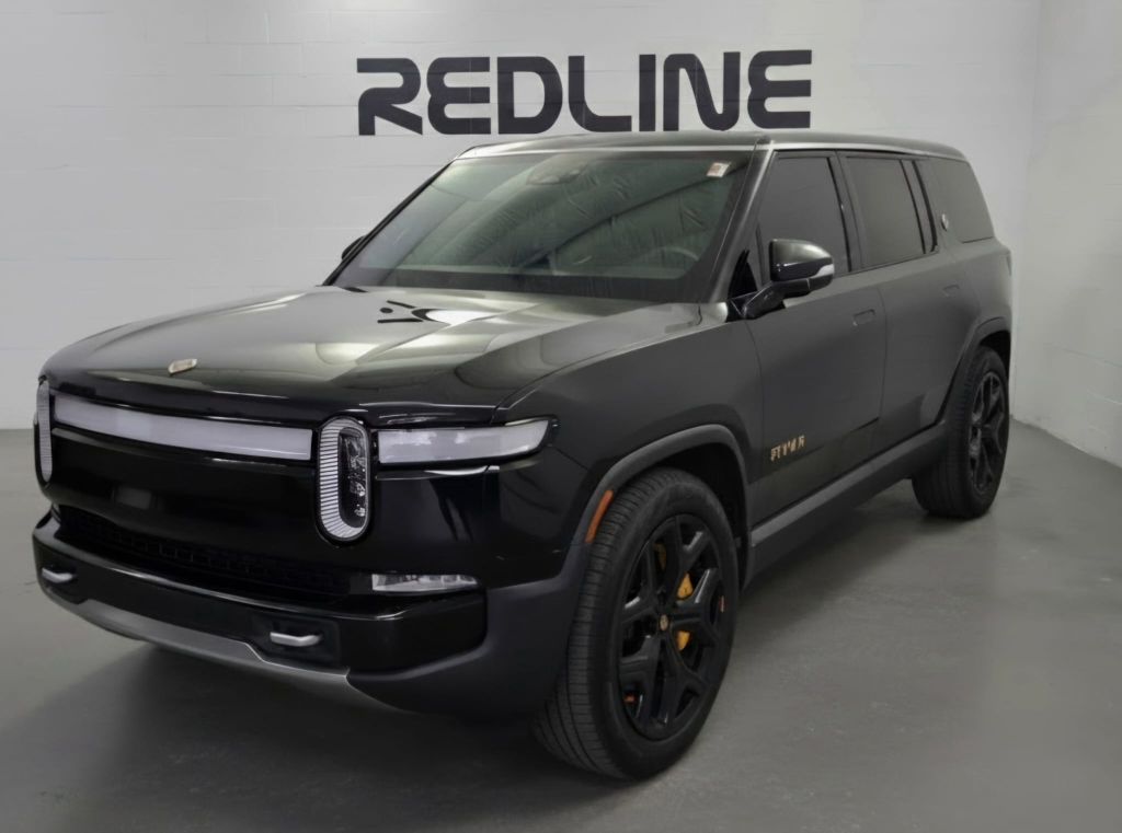 Photo 2 of this RIVIAN R1S