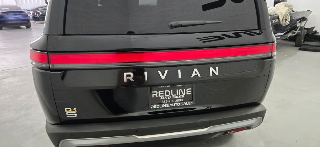 Photo 10 of this RIVIAN R1S