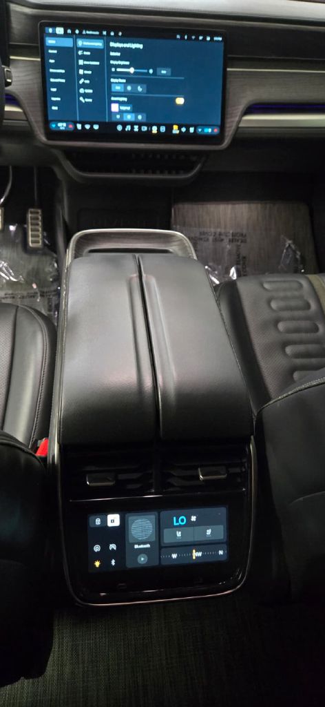 Photo 15 of this RIVIAN R1S