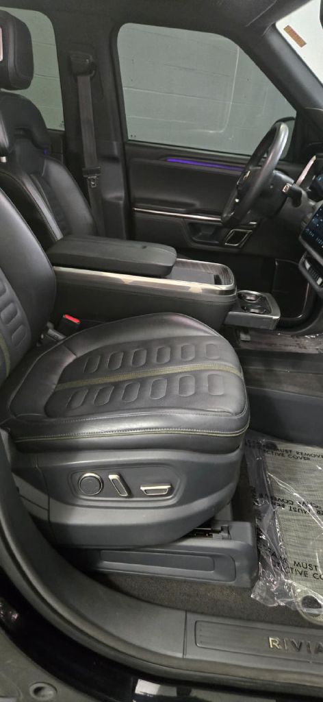 Photo 16 of this RIVIAN R1S