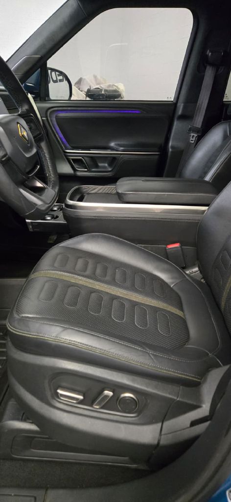 Photo 10 of this RIVIAN R1S