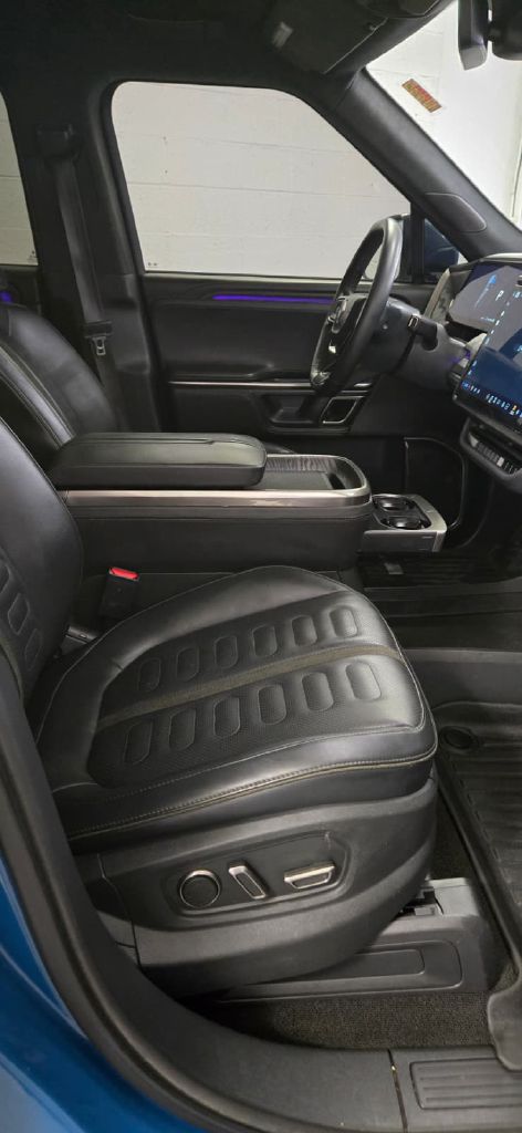 Photo 11 of this RIVIAN R1S