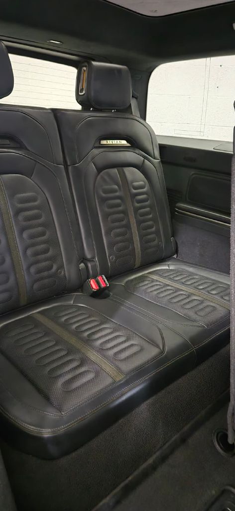 Photo 13 of this RIVIAN R1S