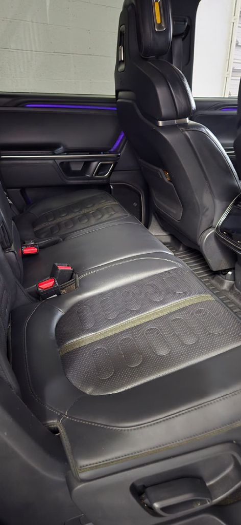 Photo 14 of this RIVIAN R1S