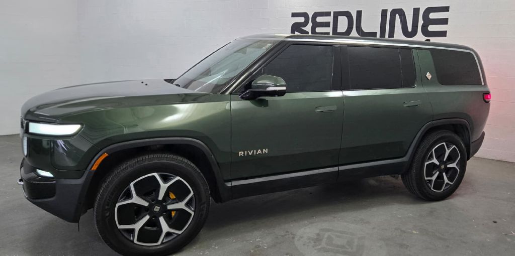 Photo 6 of this RIVIAN R1S
