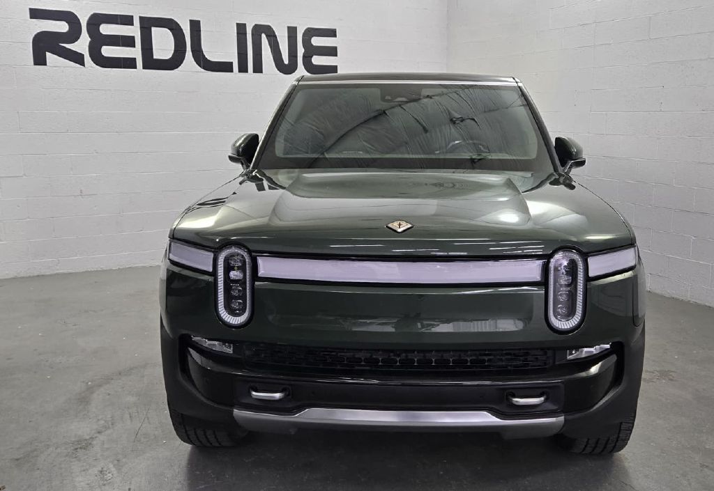 Photo 4 of this RIVIAN R1S