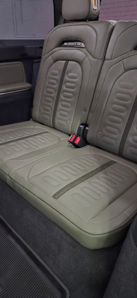 Photo 12 of this RIVIAN R1S