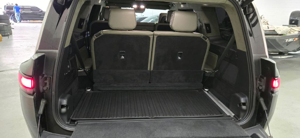 Photo 14 of this RIVIAN R1S