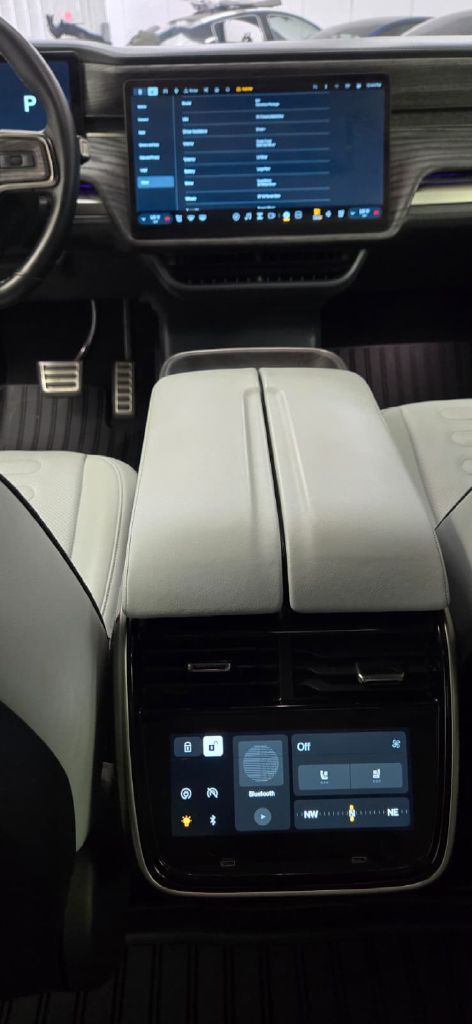 Photo 13 of this RIVIAN R1T