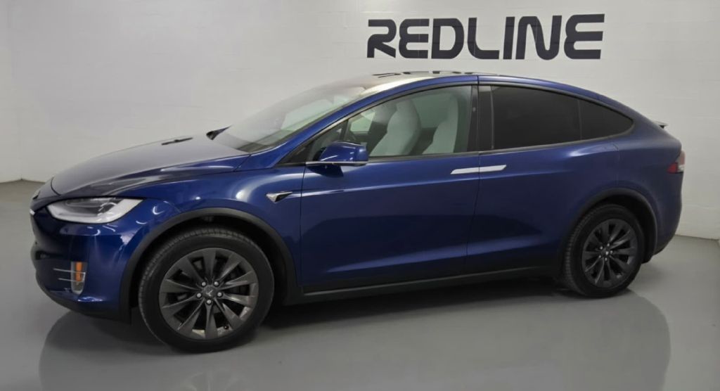 Photo 2 of this TESLA MODEL X