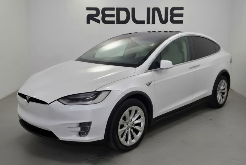 Photo 2 of this TESLA MODEL X