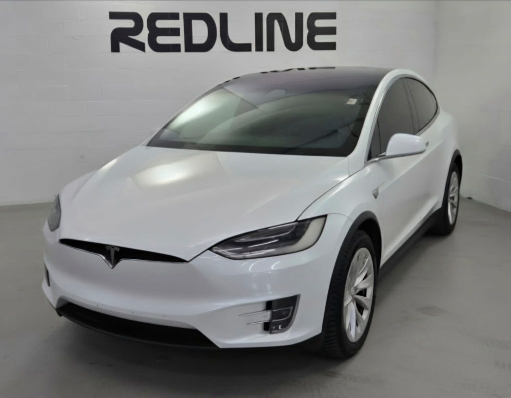 Photo 3 of this TESLA MODEL X