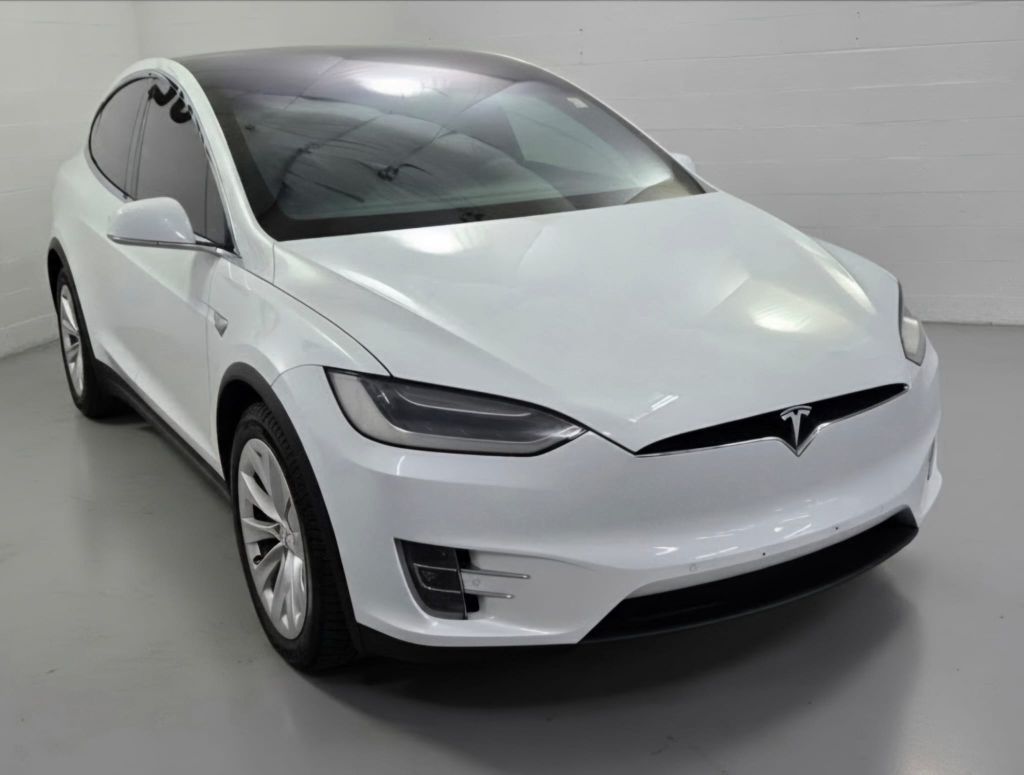 Photo 4 of this TESLA MODEL X