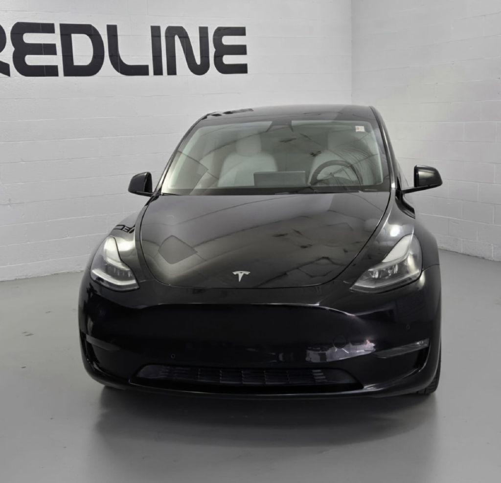 Photo 3 of this TESLA MODEL Y