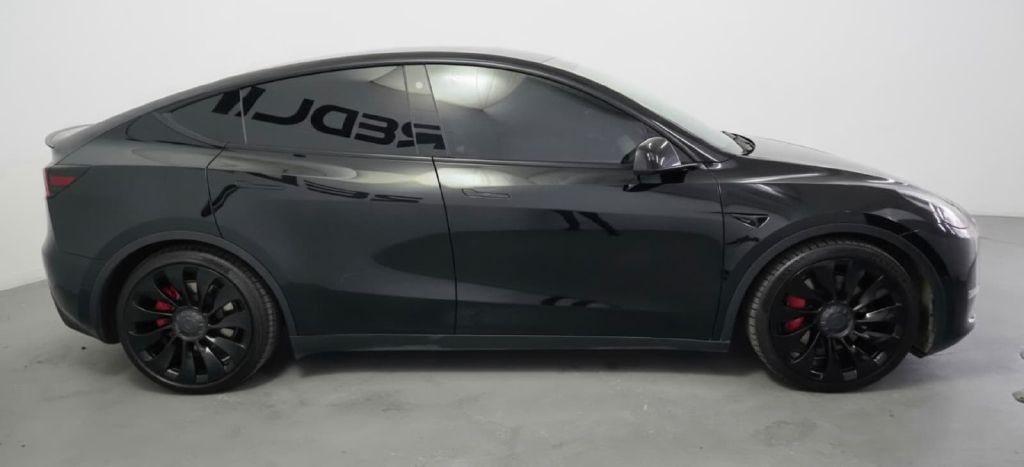 Photo 5 of this TESLA MODEL Y