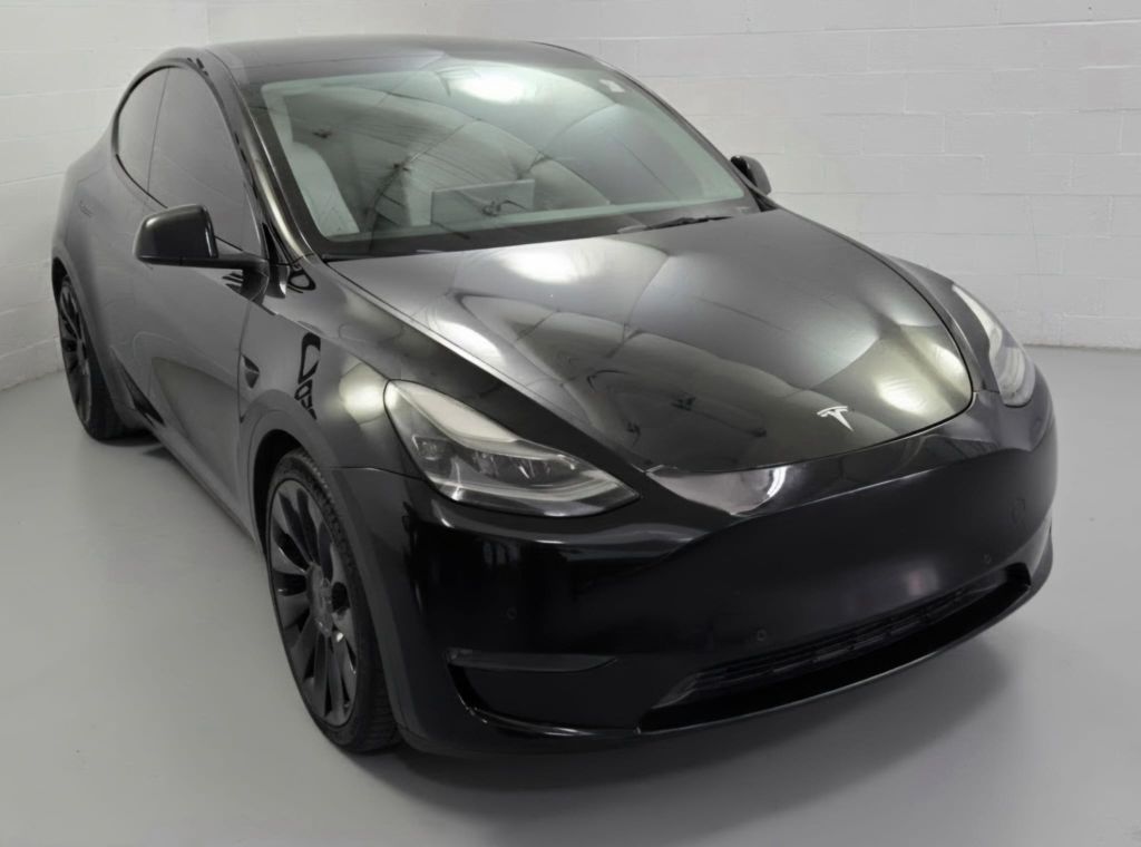 Photo 4 of this TESLA MODEL Y