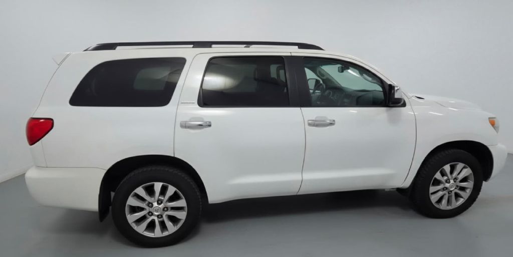 Photo 4 of this TOYOTA SEQUOIA