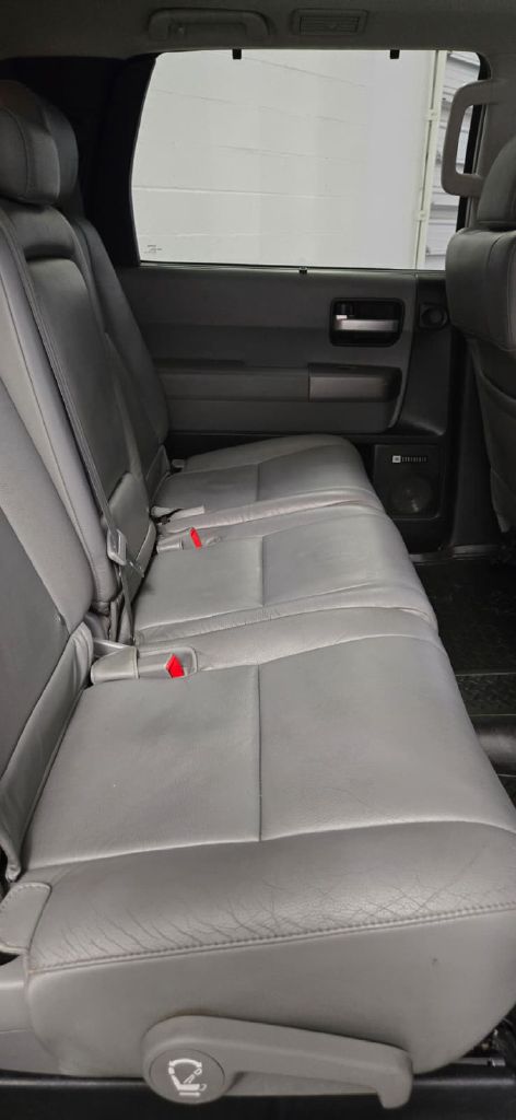 Photo 12 of this TOYOTA SEQUOIA