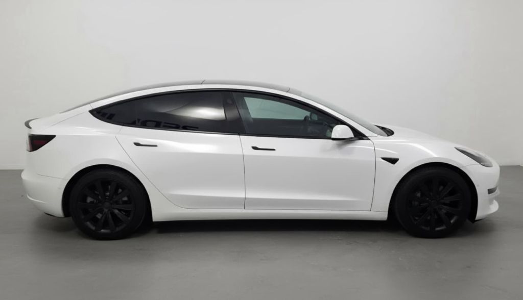 Photo 5 of this TESLA MODEL 3